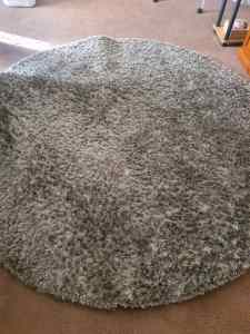 Shag type circle grey rug 198cm. Zorba brand