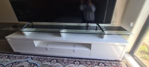 Gloss coffee table and TV unit 
