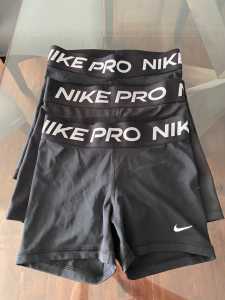 3 x Girls Nike Pro Bike Shorts 2 x 65 cm 1 x 70cm 12/13 year olds