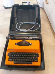Adler Gabriele Typewriter