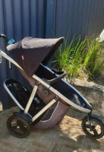 Phil & Teds Vibe inline pram for twins or siblings