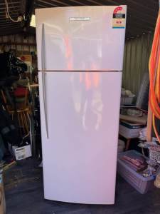 Fisher & Paykel fridge/freezer 447 litre