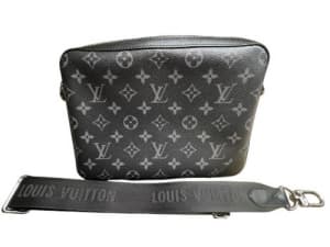 Louis Vuitton Black Shoulder Bag- 146212