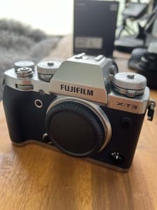 X-t3 Fujifilm mirrorless camera body with low shutter count