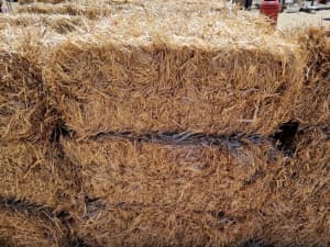 Straw bales small squares