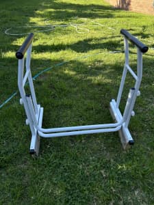 Toilet support frame - lifting support