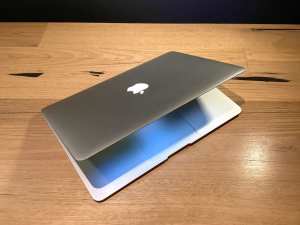 Apple MacBook Air 13 4Gb/1.40GHz i5/256Gb SSD macOS Sonoma 14.4.1 EC