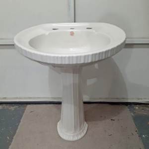 Fowlerware vitreous handbasin with pedestal --Federation style