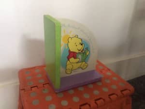 Winnie the Pooh book end