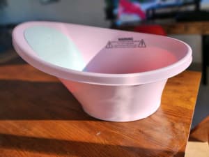Pink Shnuggle baby bath 0 - 6 months