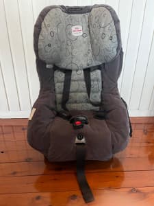 Britax Safe-n-Sound AHR Meridian convertible car seat
