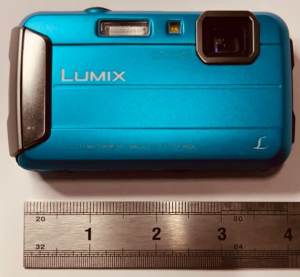 PANASONIC LUMIX DMC-FT25 16.1MP Waterproof Digital Compact Camera.