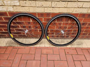 Velocity 700C Road Bicycle Wheels & Continental Gatorskin Tires
