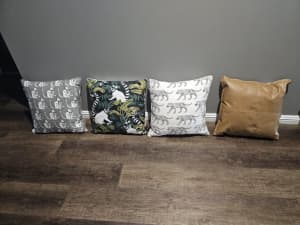 Decorative square cushions 