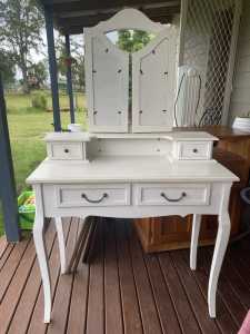 White dressing table with seat