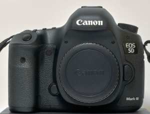 Canon EOS 5D Mark III with lens and extras, immaculate 7% shutter wear