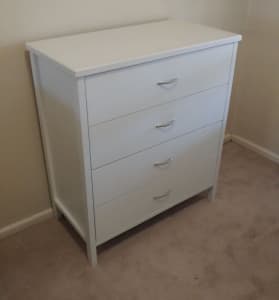 Chest of 4 Drawers, Very good condition