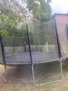 Large round trampoline (14ft)