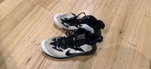 Nike Boys Basketball Shoes 5Y