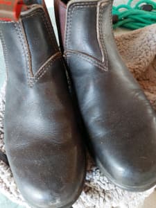 Boots ROSSI SIZE 7LADIES george town mens excellent condition. 