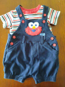 Baby boy outfit -size 00