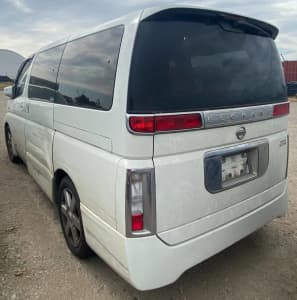 wrecking nissan elgrand e51