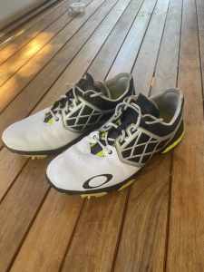 Oakley mens golf shoes size 8.5us