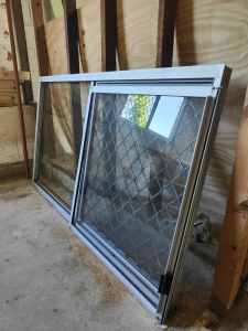 Aluminium frame sliding window 