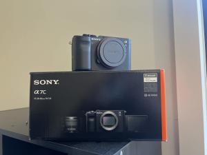Sony a7c full frame (SCAMMERS AND LOW BALLERS WILL BE IGNORE)