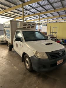 2013 TOYOTA HILUX WORKMATE 5 SP MANUAL C/CHAS