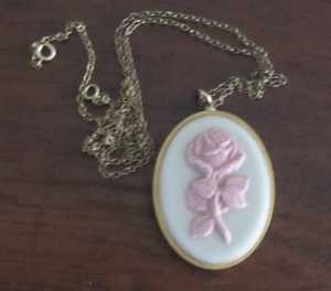 Franklin Mint Mothers Day 1979 Pendant