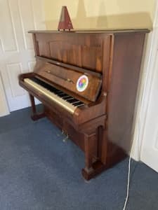 Beale antique piano 
