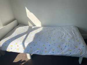 Ikea kids extendable bed with mattress