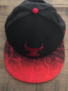New Era Chicago Bulls 5950 Fitted Hat Size 7 1/8 new with tags