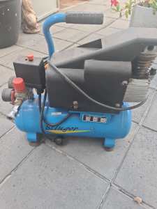 Air compressor small with hose 