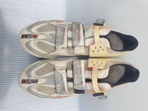 DMT Supreme Biking Shoe with clits
