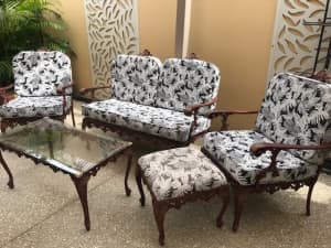 Colonial five piece outdoor setting