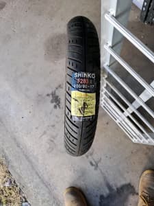 Motorbike Tyers shinko 100/80-17