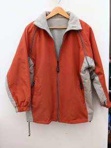 Mens Jacket: Zip off sleeves to make a vest / Reversable Sz L