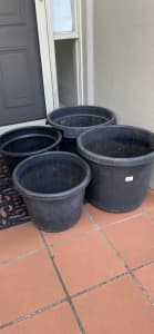 Extra large garden pots. Black plastic x 4.
