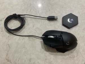 G502 hero Logitech mouse with weights