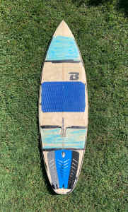 Surfboard 5’4” Grom