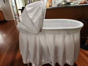 Baby Bassinet and Stand