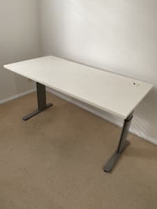 Desk/table Height adjustable