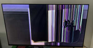 FreeNearlySmartTV cracked43Hisense Screen$5.99onlyPair of TV legs$26