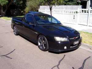 HOLDEN COMMODORE SS VZ V8 AUTO UTE ELECTRIC SUNROOF HEAPS MORE.