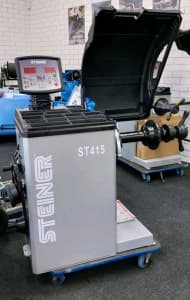 Steiner ST415 wheel balancer