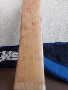 SM adult SH cricket bat. English willow 