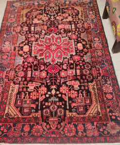 Persian wool rug in excellent condition