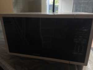 Samsung 40L 1000W Microwave ME6144W - working, but no glass plate